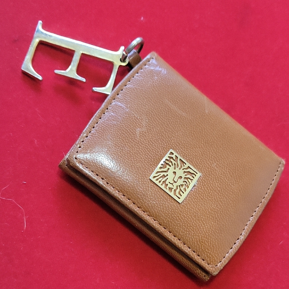 Vintage Anne Klein Tan Leather Wallet/ Key holder with Gold Emblem/ EEL SKIN